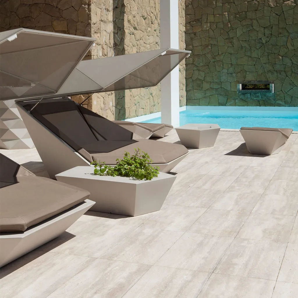 Faz Daybed with Canopy - Modern Patio Furniture