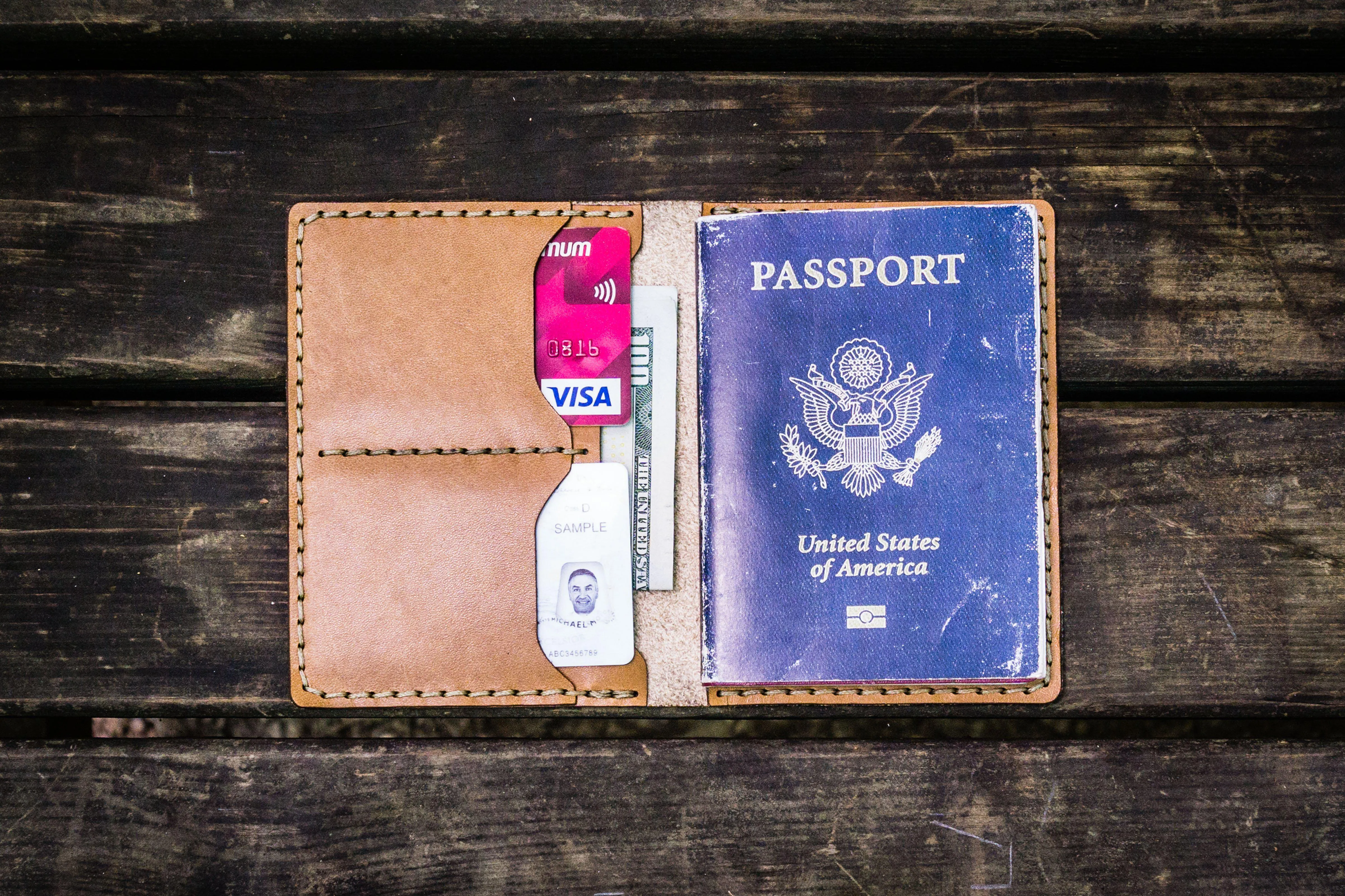 No.06 Leather Passport Holder - Natural