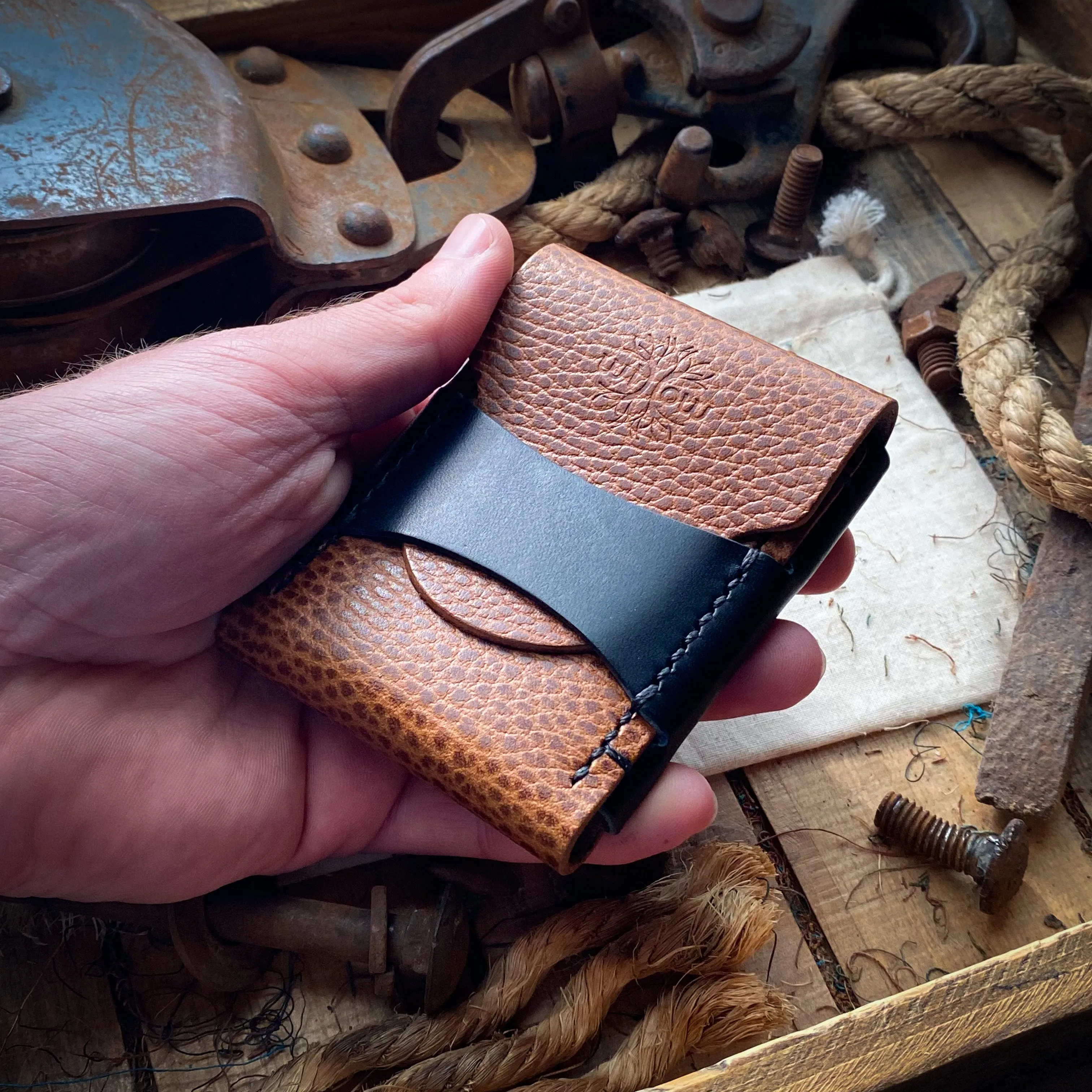 Original Luxe Minimalist Wallet - Whiskey Dollaro and Black